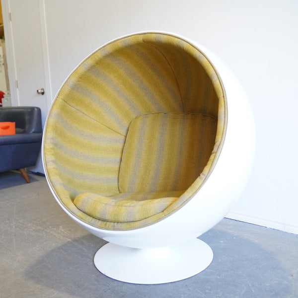 Eero Aarino Style Space Age Ball Chair