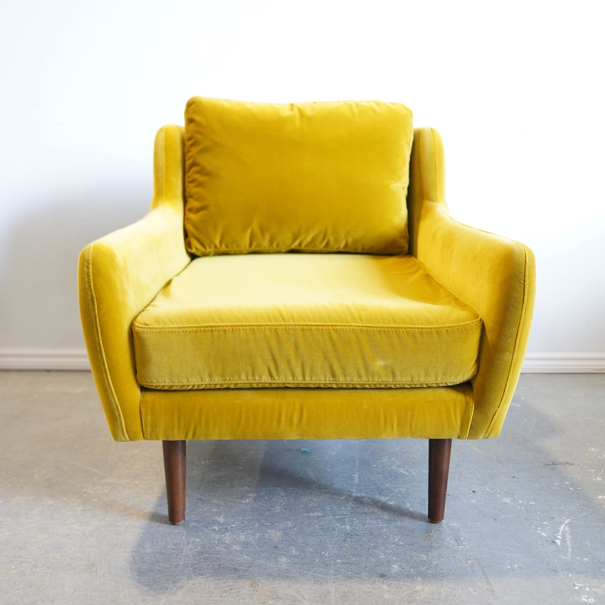 Article Matric Velvet Yarrow Gold Accent chair