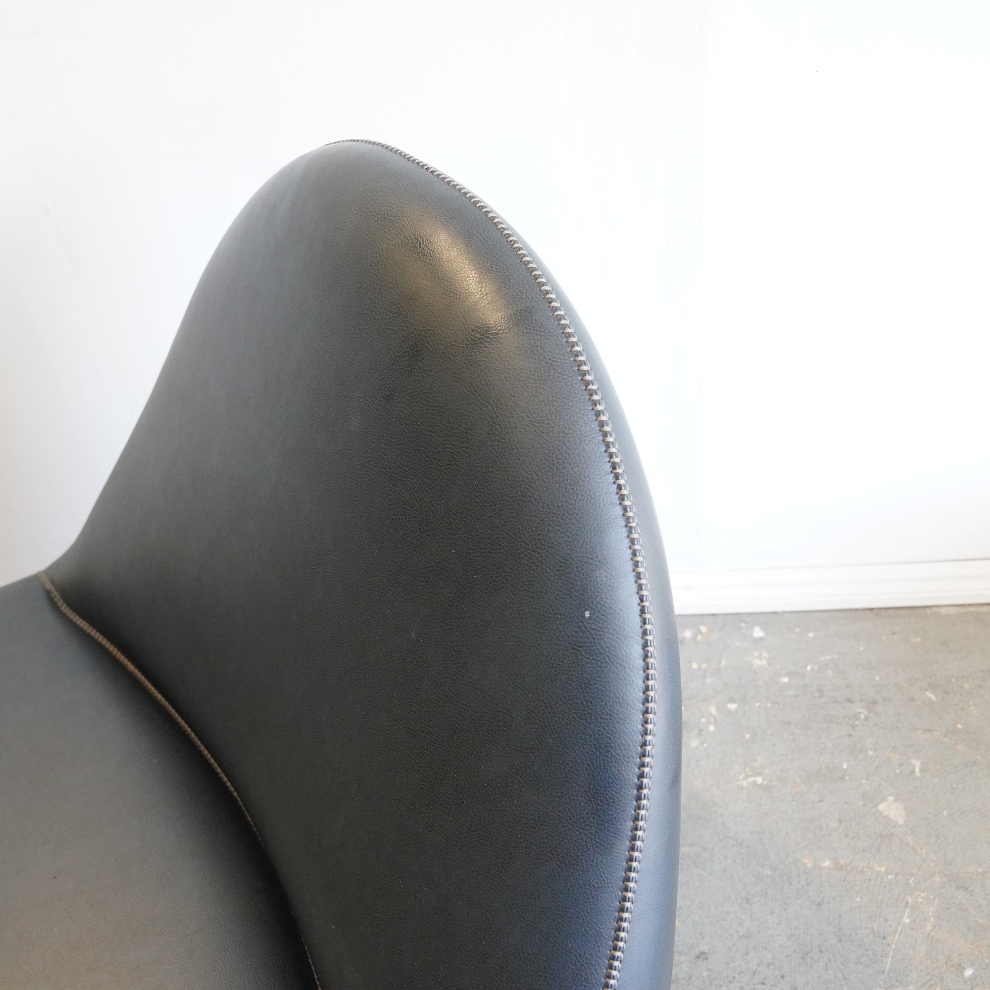 Rare! Bernhardt Design Leather Mitt Lounge chair