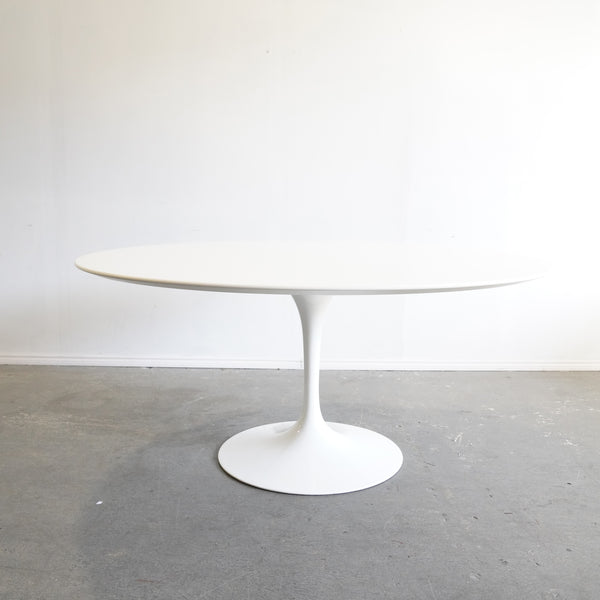 Authentic Knoll iconic Saarinen 60' Round Dining Table