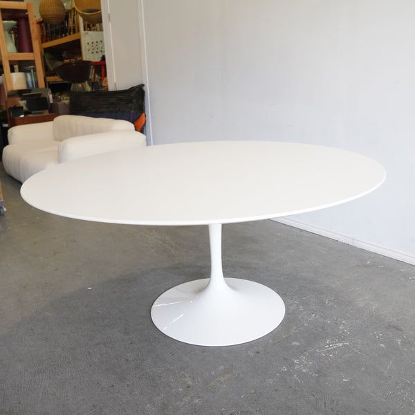 Authentic Knoll iconic Saarinen 60' Round Dining Table