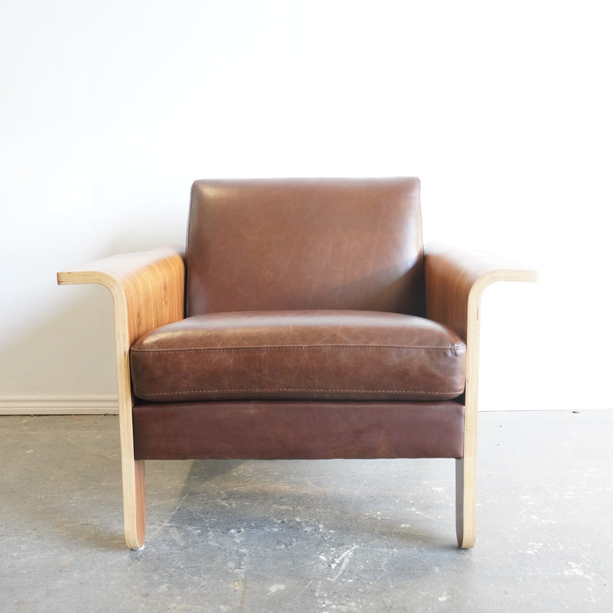 Gus Modern Lodge leather lounge Chair