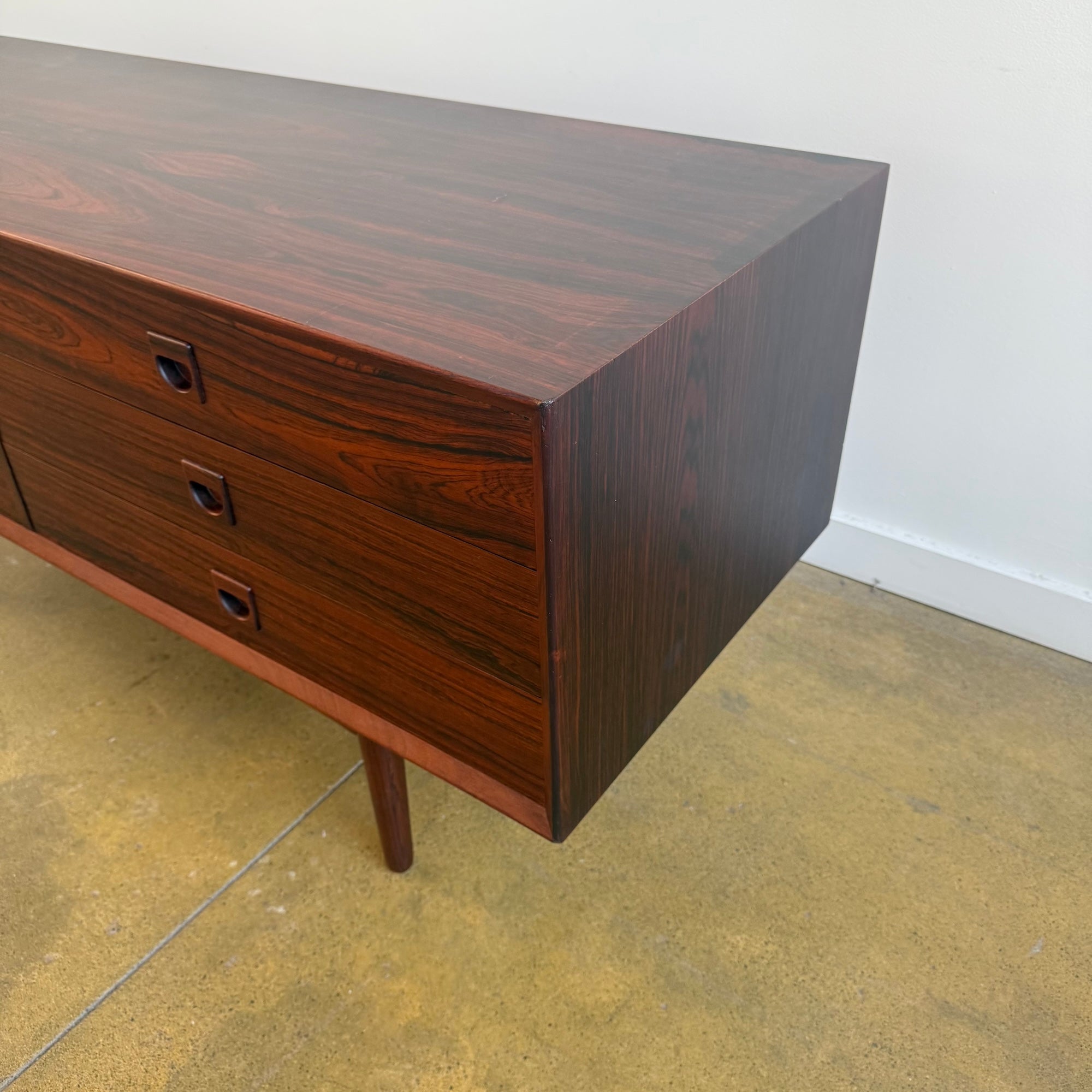 Danish Modern rosewood Low Dresser with 6 drawers by Brouer Mobelfabrik