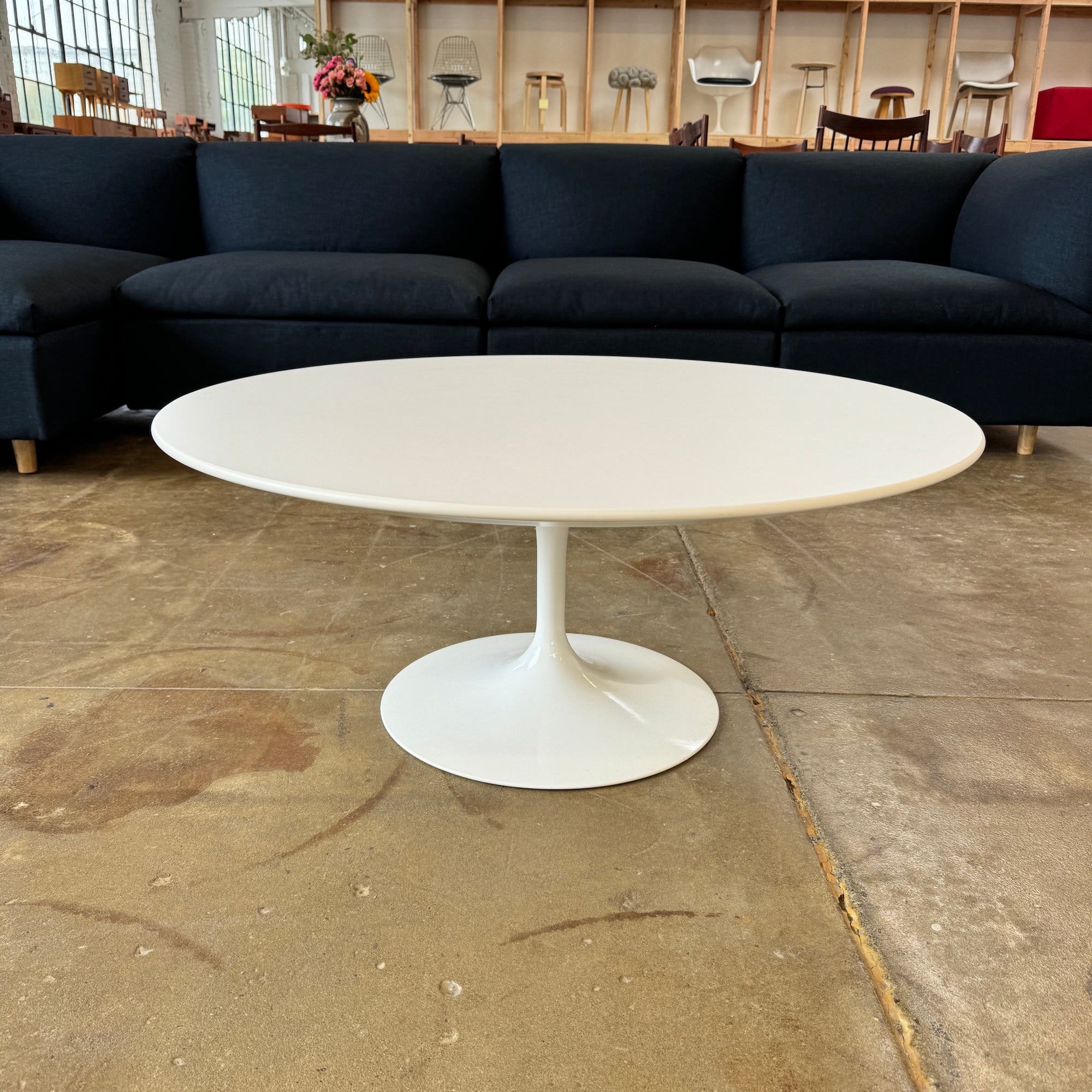 Authentic! Knoll Saarinen round 35" Coffee table