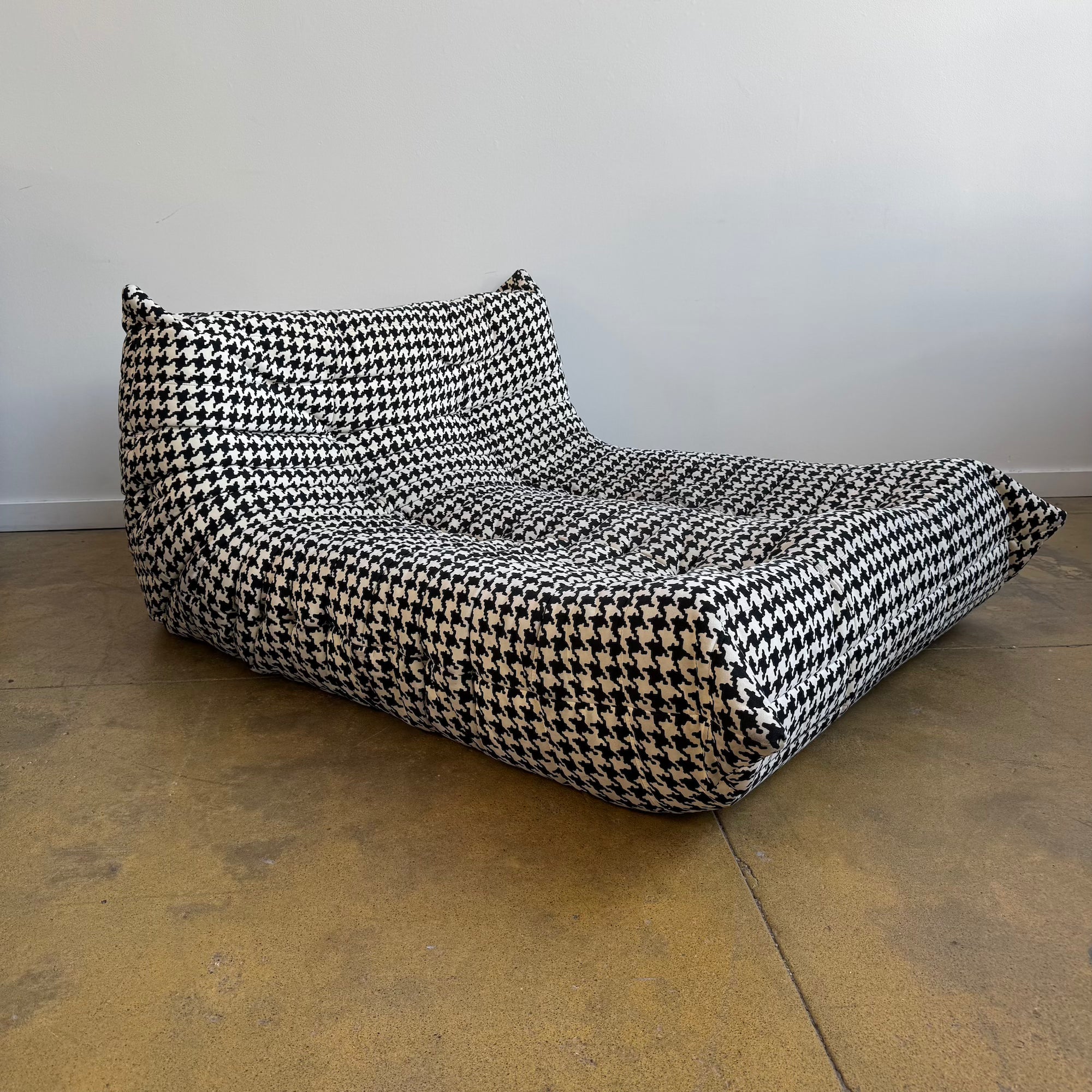 Authentic! Ligne Roset Togo 50th Anniversary Limited Edition Houndstooth Alcantara Chaise