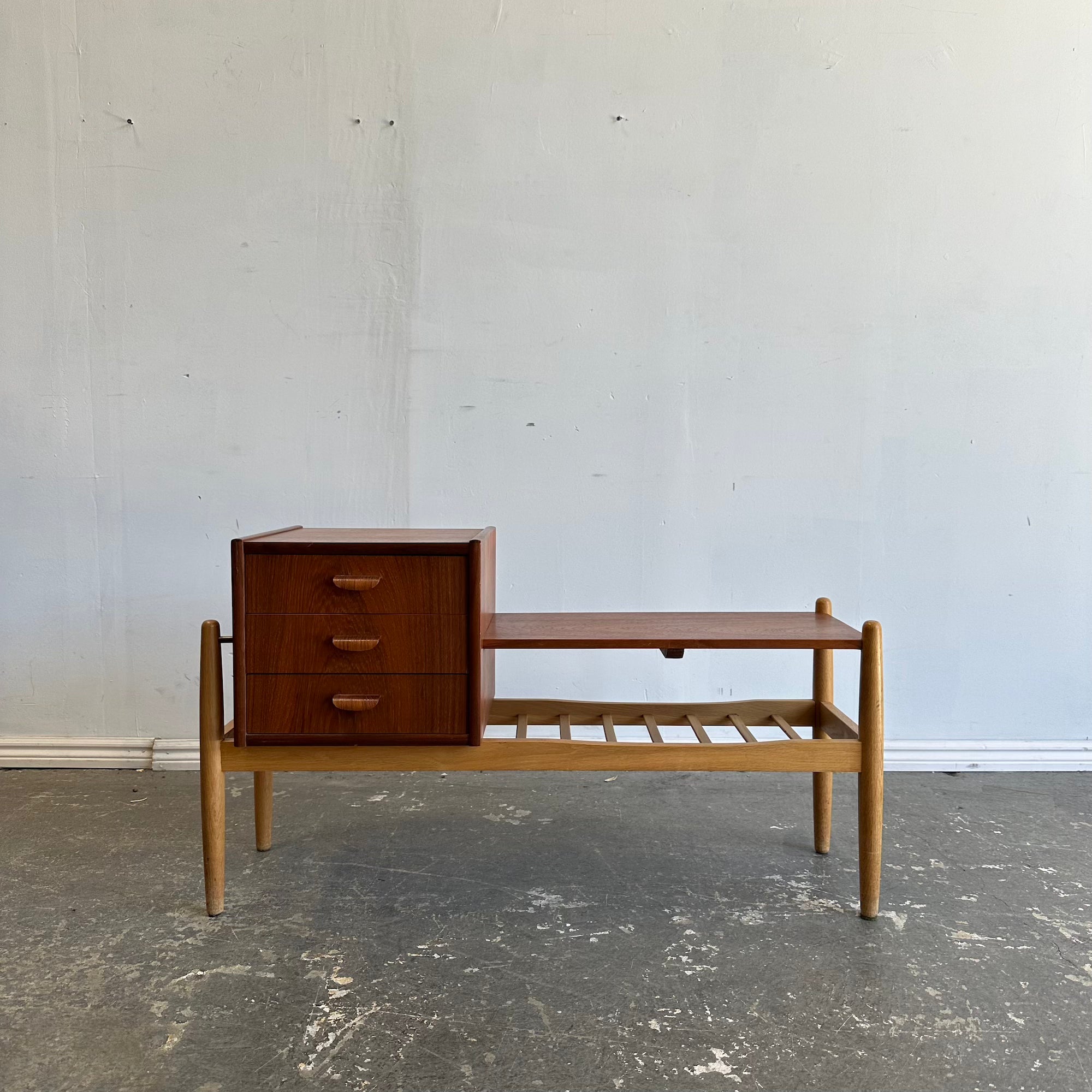 Danish Modern Arne Wahl  "Spectrum", Teak Entry Way bench with Storage