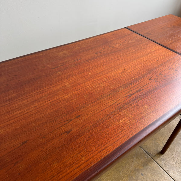 Danish Modern Expandable Dining Table by Johannes Andersen for Uldum Møbelfabrik