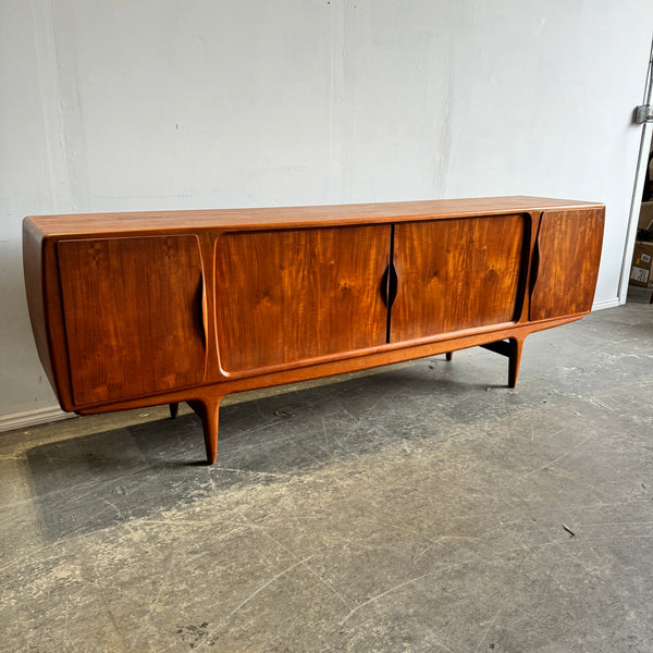 Danish Modern U16 Sideboard in Teak by Johannes Andersen for Uldum Mobelfabrik