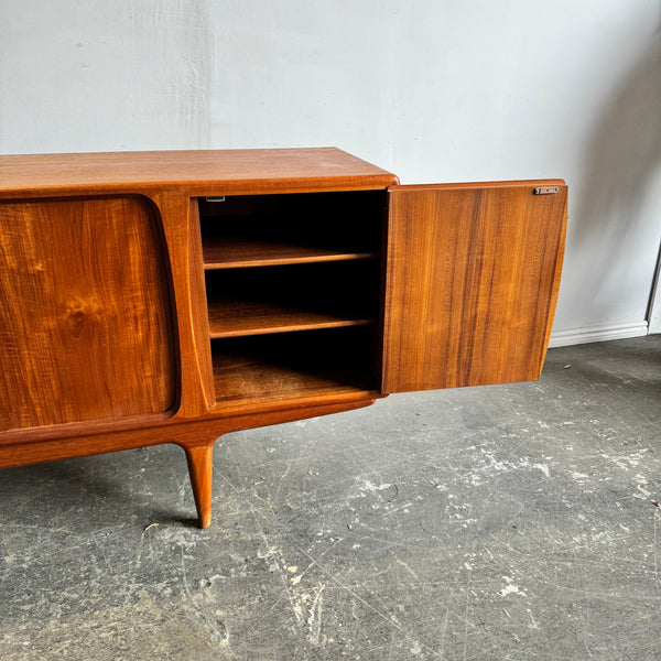 Danish Modern U16 Sideboard in Teak by Johannes Andersen for Uldum Mobelfabrik