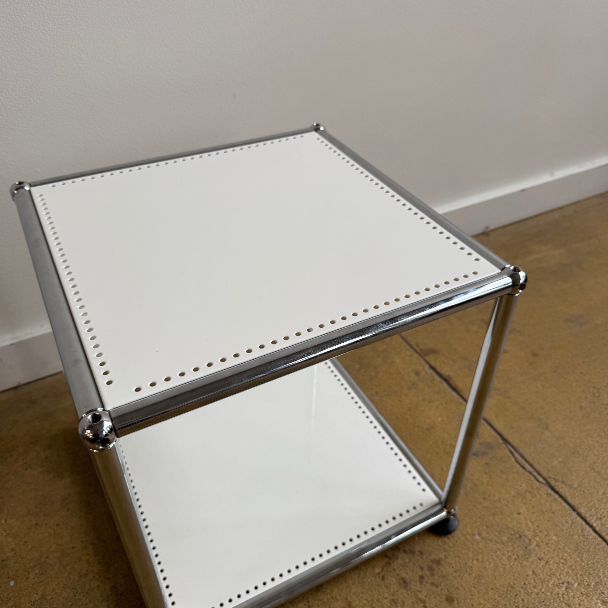 USM Haller side table m21 (Pure White)