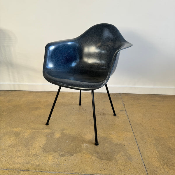 Herman Miller Eames fiberglass armchair