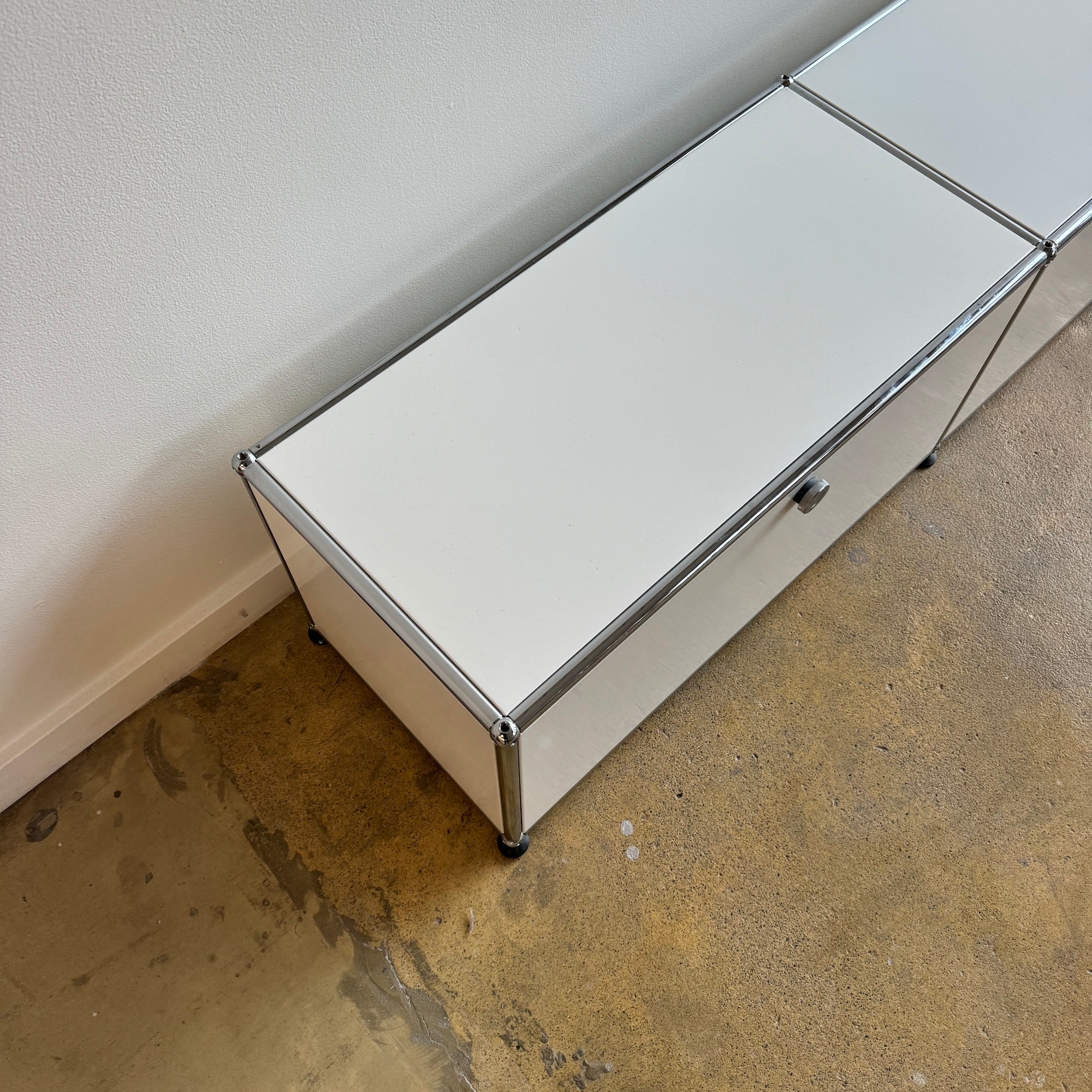 USM HALLER Low Media Console (Pure White)