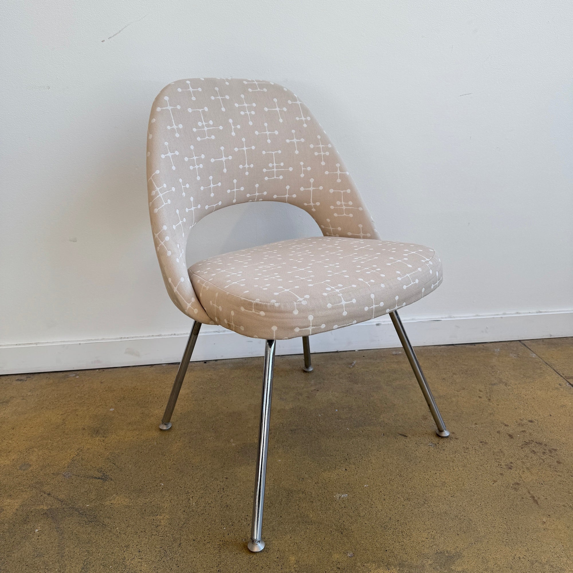 Authentic! Knoll Saarinen Rare executive side chairs with Eames Fabric (Two Available)