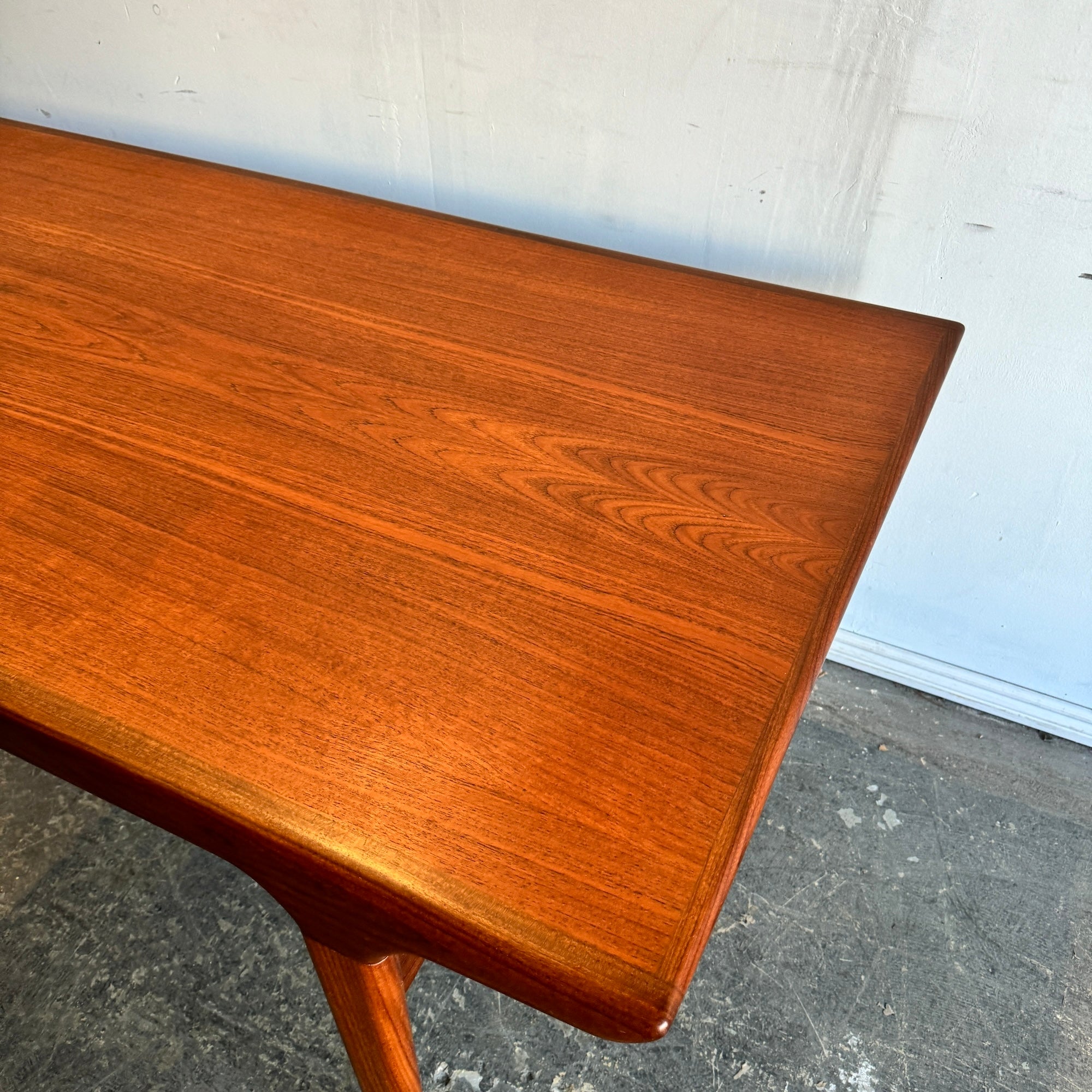 Danish Modern Expandable Dining Table by Johannes Andersen for Uldum Møbelfabrik