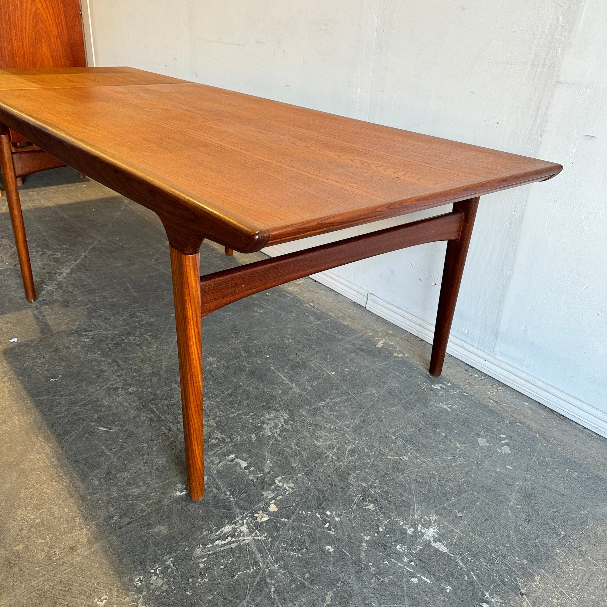 Danish Modern Expandable Dining Table by Johannes Andersen for Uldum Møbelfabrik