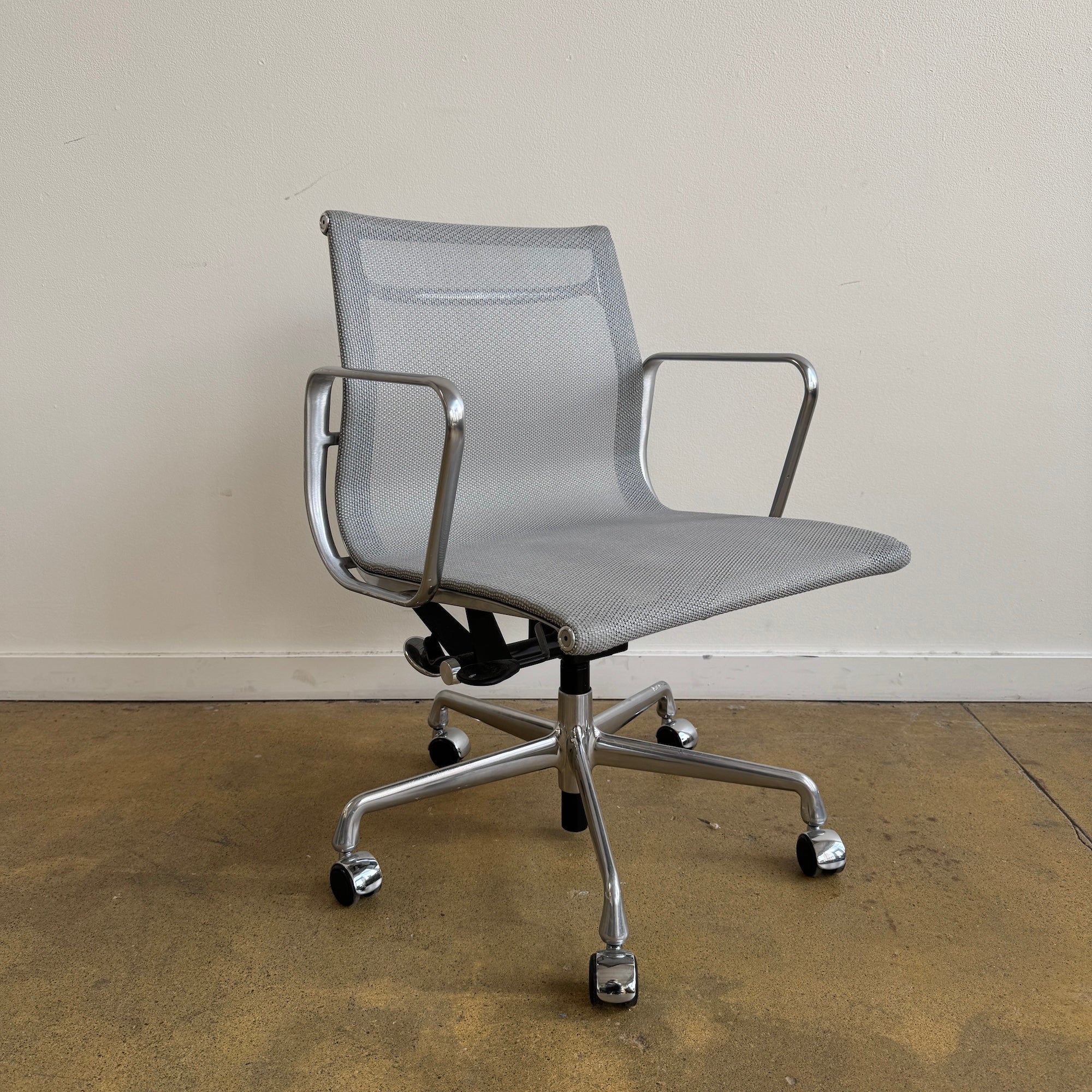 Herman Miller Eames Aluminum Group Mesh Chair (6 Available)