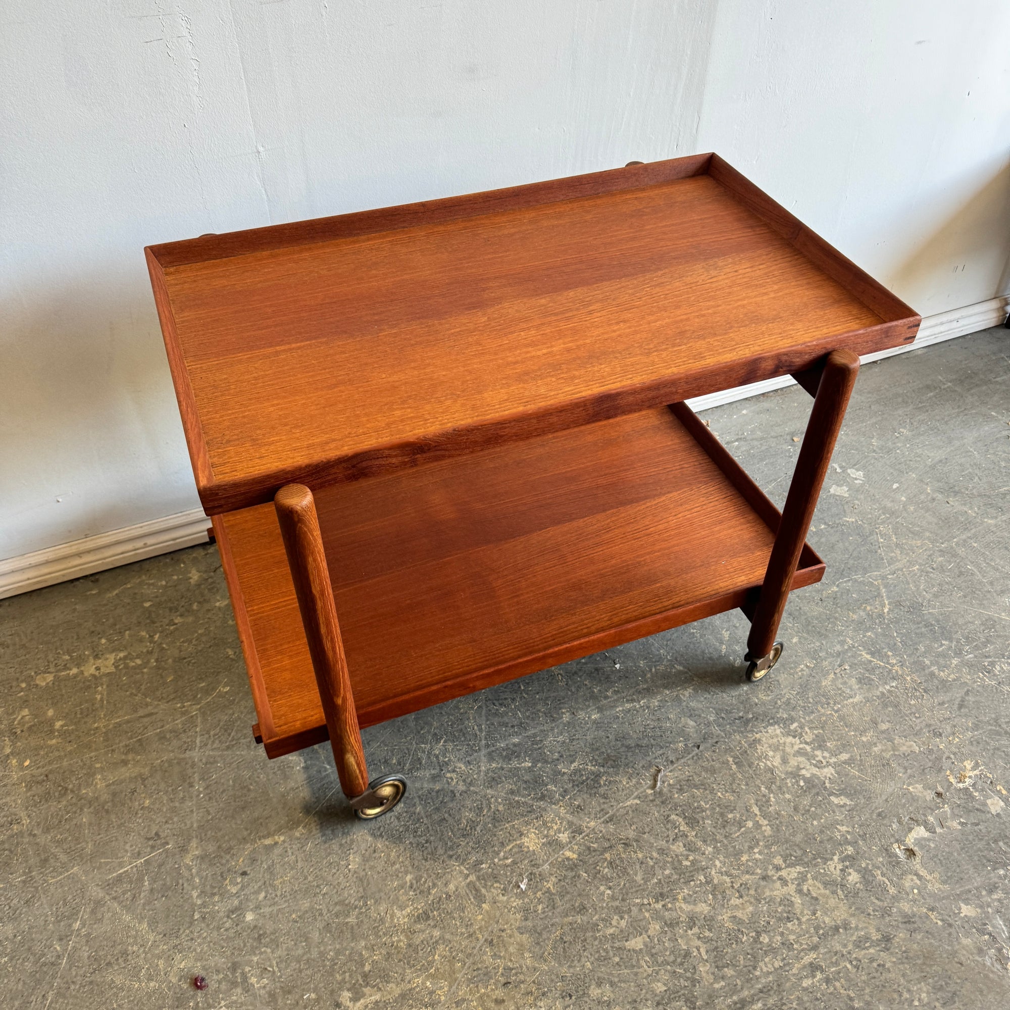 Danish Modern Poul Hundevad Expandable Teak Bar Cart