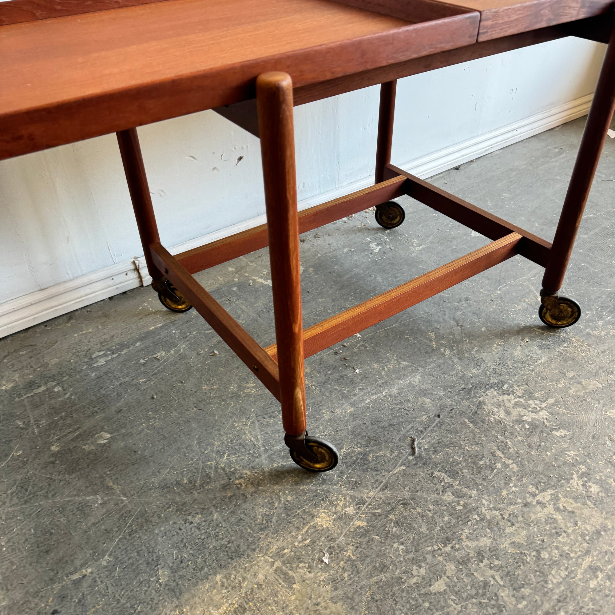 Danish Modern Poul Hundevad Expandable Teak Bar Cart