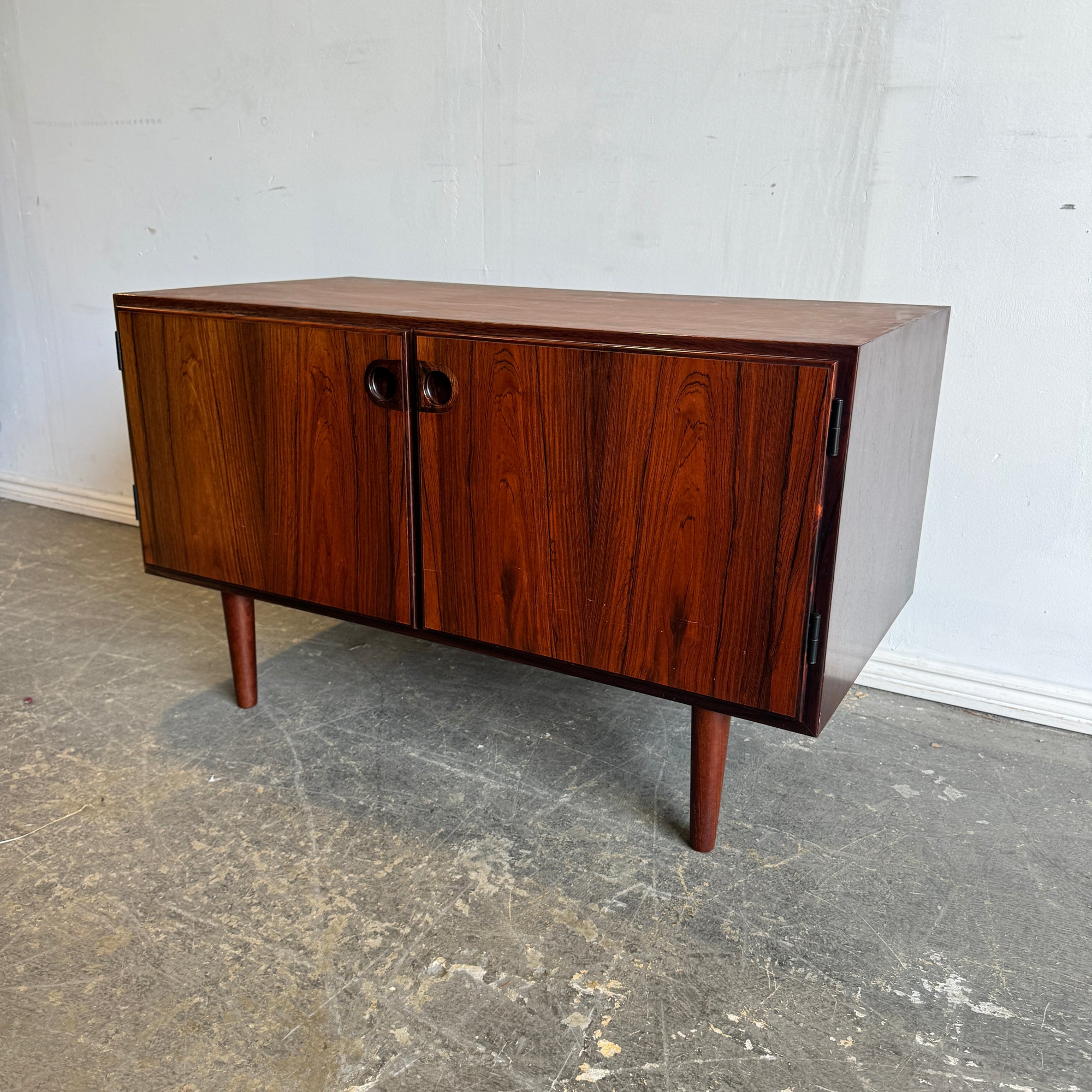 Danish Modern Low Sideboard in Rosewood