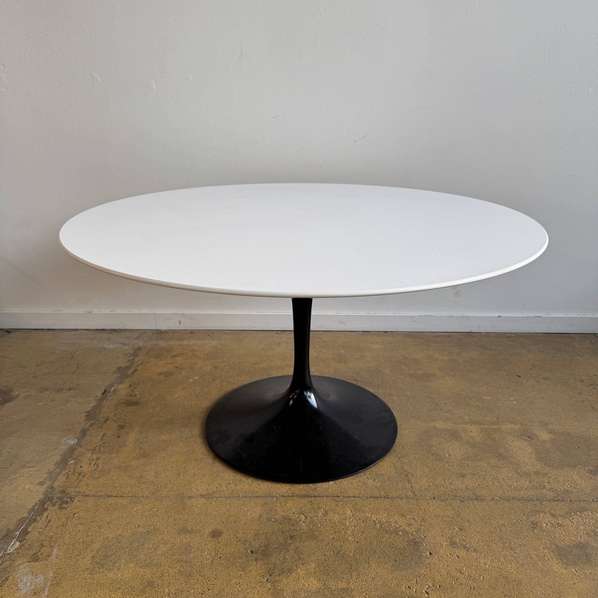 Authentic! Knoll Saarinen 54 Dining Table