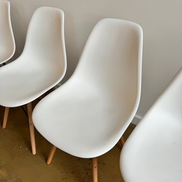 Authentic Herman Miller set of 6 Eames chairs