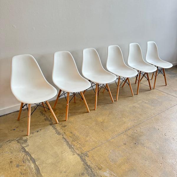 Authentic Herman Miller set of 6 Eames chairs