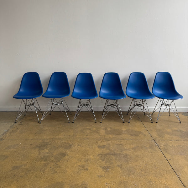 Authentic! Eames set of 6 chairs by Vitra