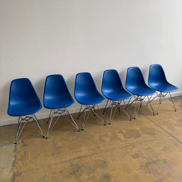 Authentic! Eames set of 6 chairs by Vitra