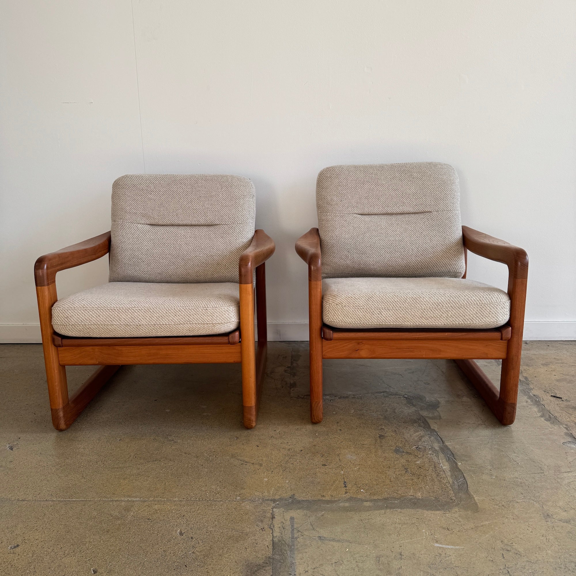 Danish Modern Lustrup Pair lounge chairs by Holstebro 1960s