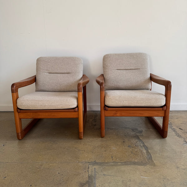 Danish Modern Lustrup Pair lounge chairs by Holstebro 1960s