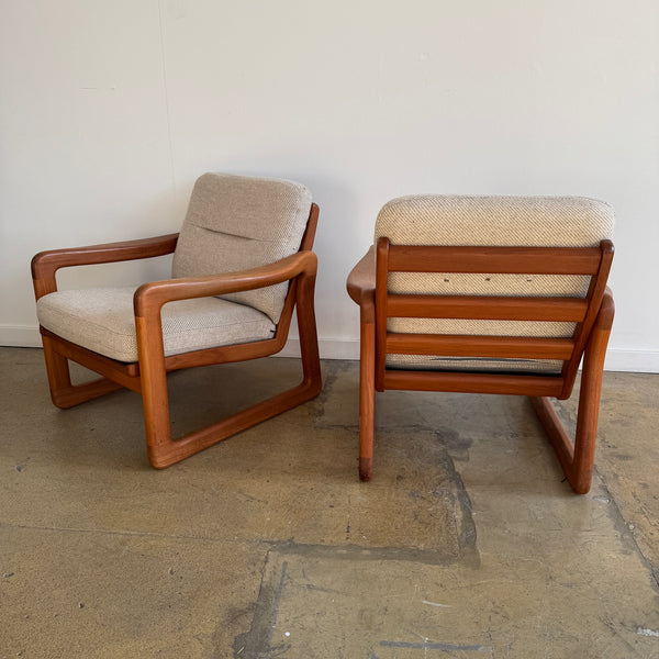 Danish Modern Lustrup Pair lounge chairs by Holstebro 1960s