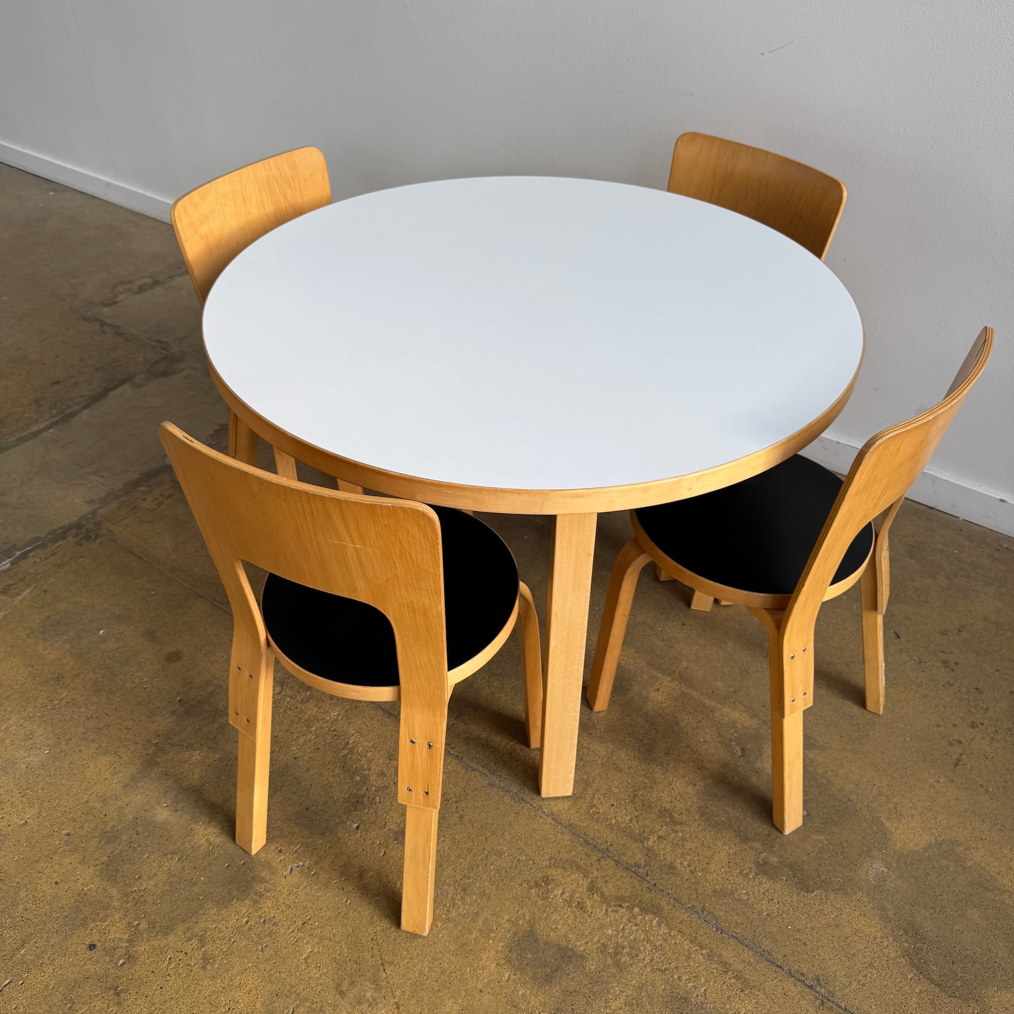 Artek Aalto Laminate Round table "90A"