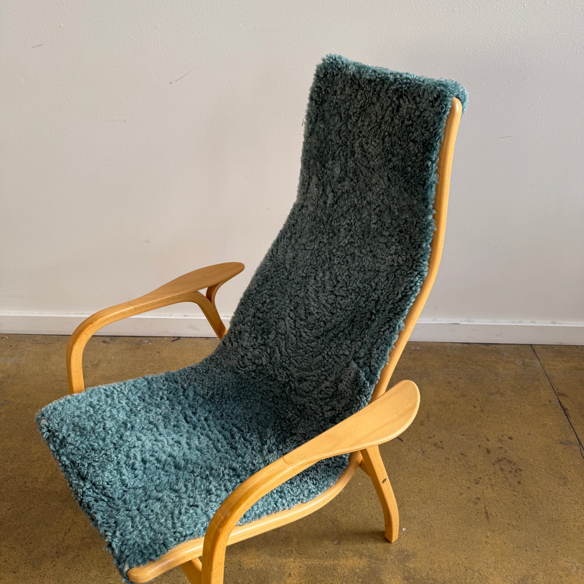 Vintage Lamino Sheepskin Lounge Chair by Yngve Ekström for Swedese (Bubble Gum Blue)