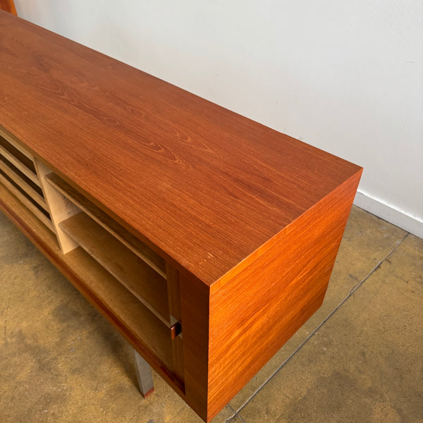 Danish Modern Hans Wegner RY-25 Sideboard 1960s