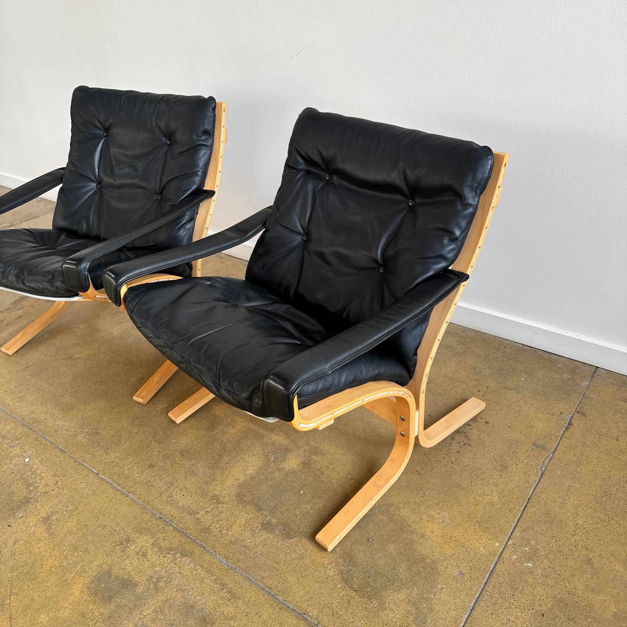 Siesta Set of 2 Chairs Low Back with Arms