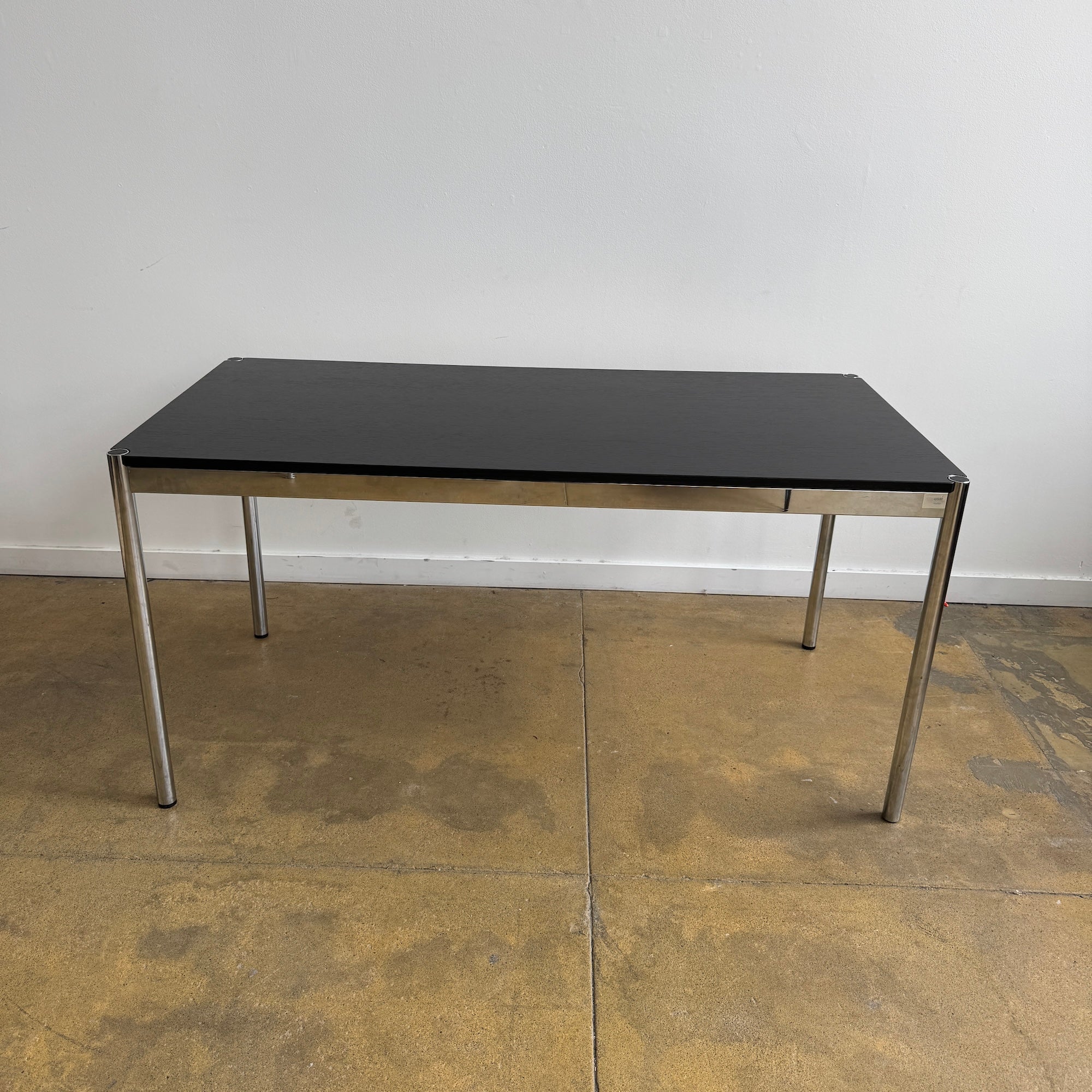 USM Haller table black linoleum (T69)