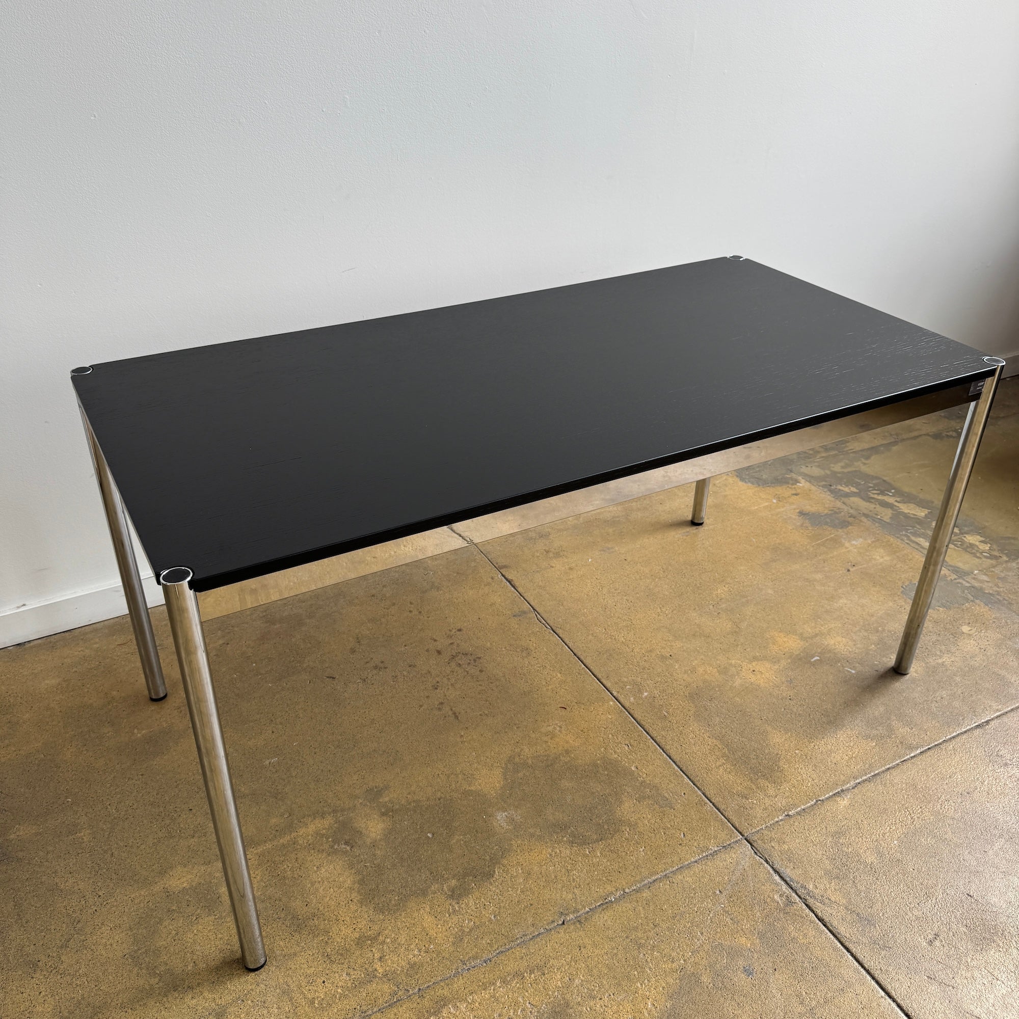 USM Haller table black linoleum (T69)