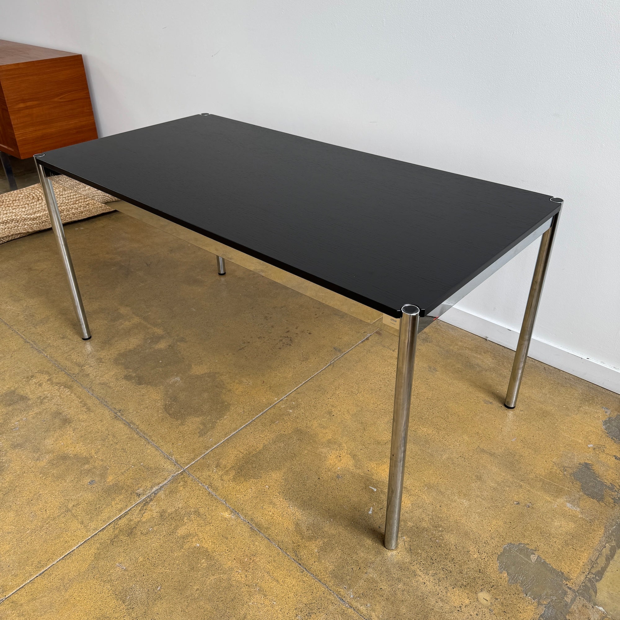 USM Haller table black linoleum (T69)