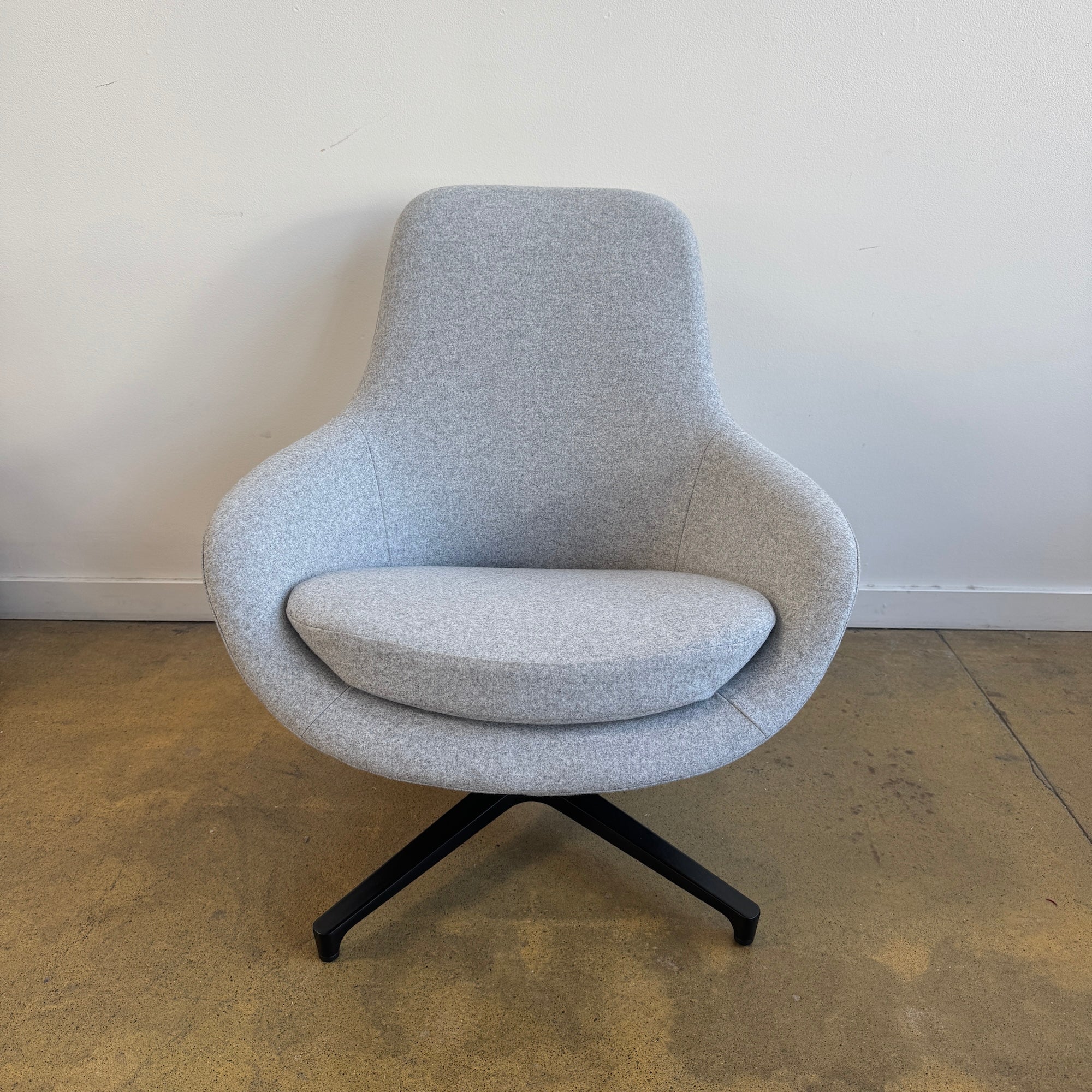 Herman Miller Geiger Saiba Swivel Lounge Chair (New Condition)