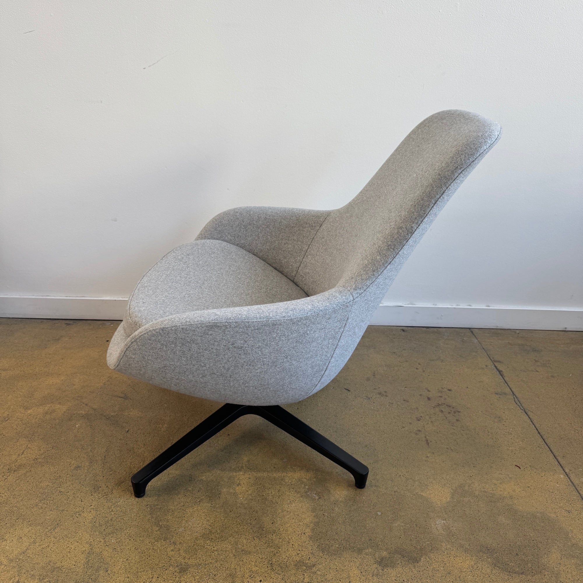 Herman Miller Geiger Saiba Swivel Lounge Chair (New Condition)