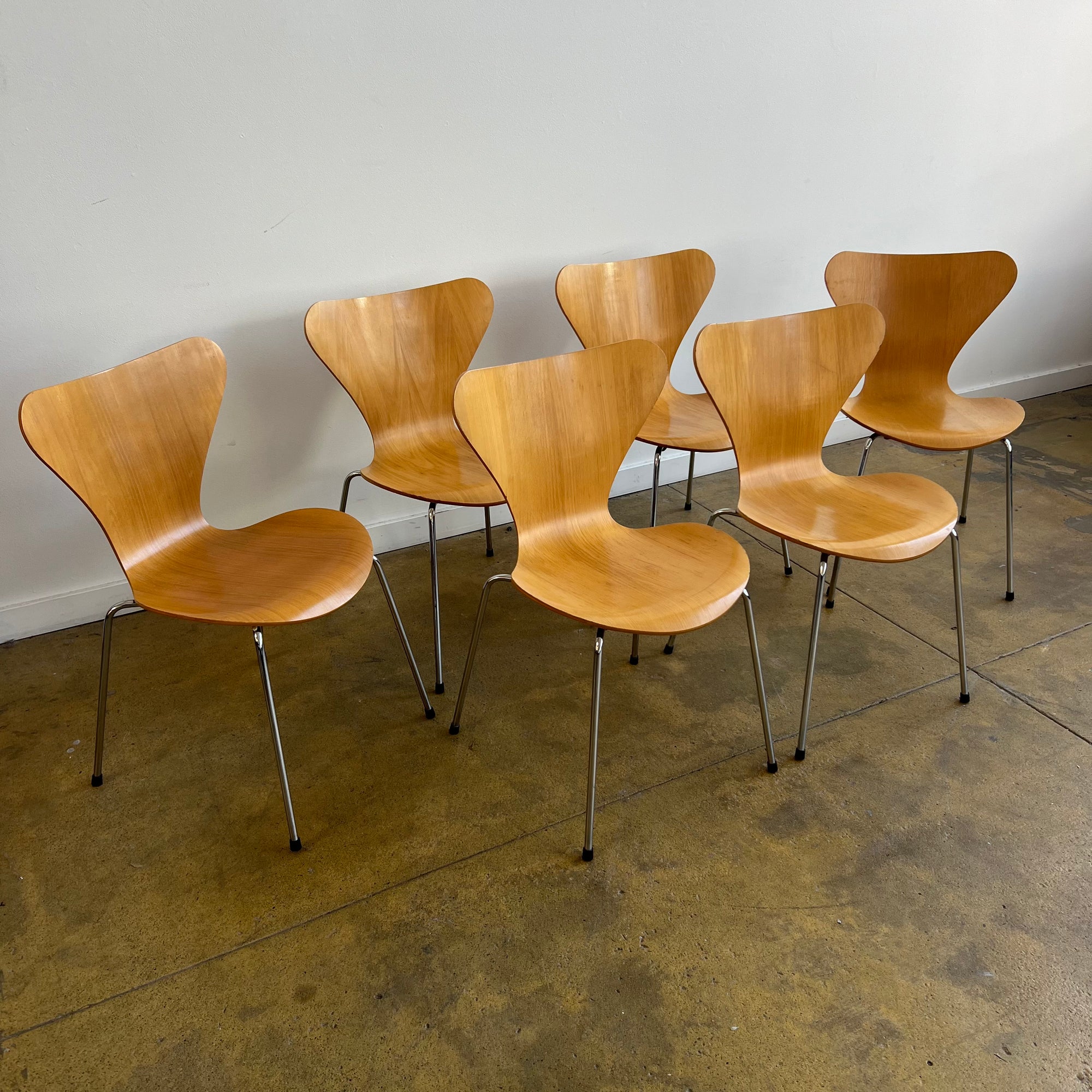 Vintage Fritz Hansen "set of 6" iconic Series 7 chairs by Arne Jacobsen