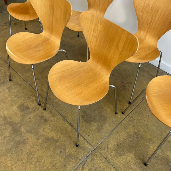 Vintage Fritz Hansen "set of 6" iconic Series 7 chairs by Arne Jacobsen