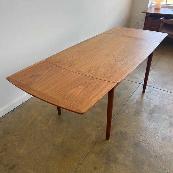 Danish Modern Teak Expandable Dining Table from Skovby Møbelfabrik