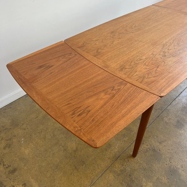 Danish Modern Teak Expandable Dining Table from Skovby Møbelfabrik