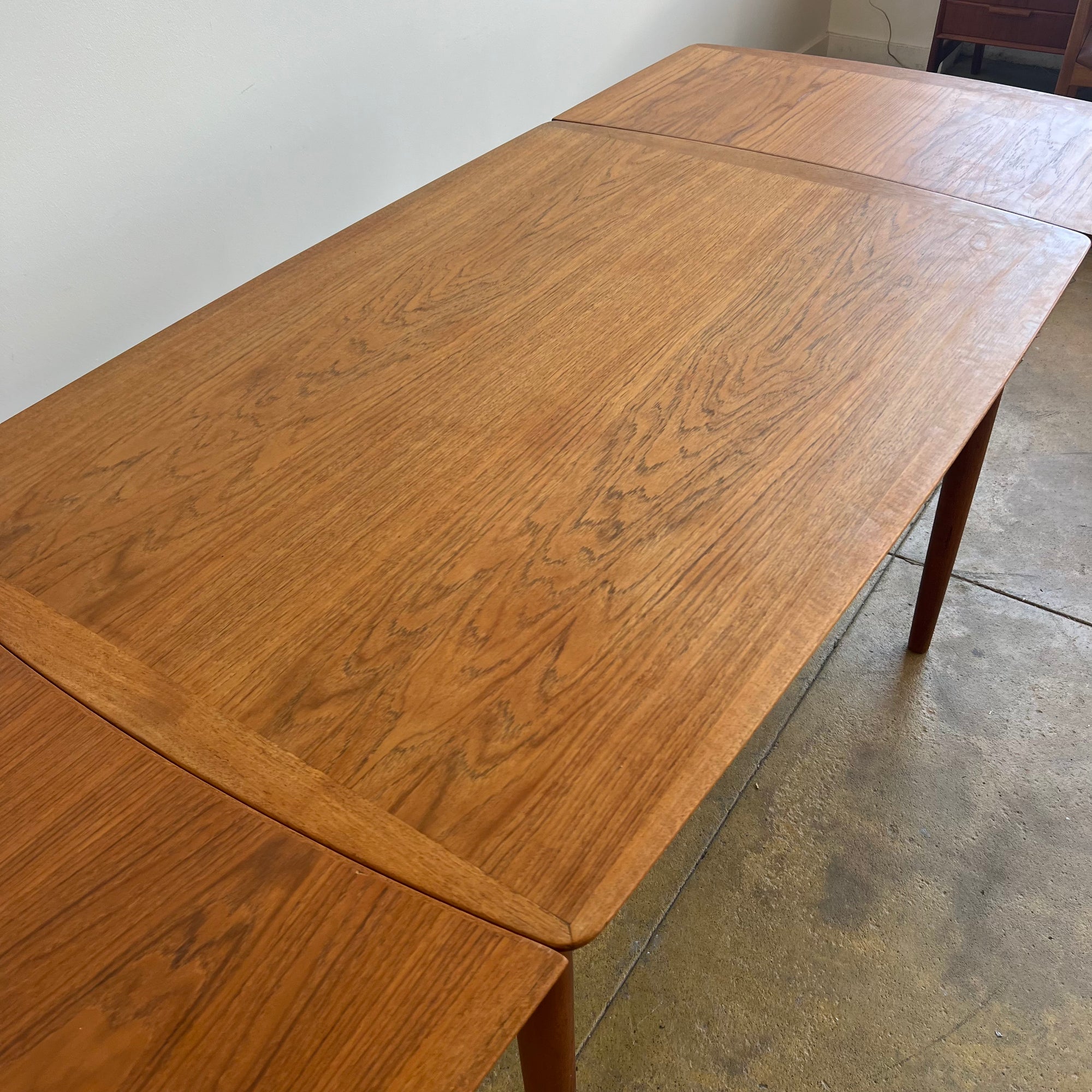 Danish Modern Teak Expandable Dining Table from Skovby Møbelfabrik