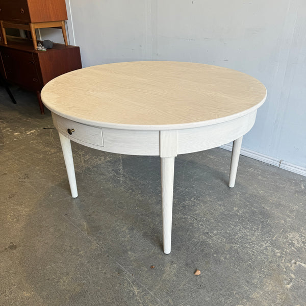 Serena and Lily Beach House Expandable Dining Table