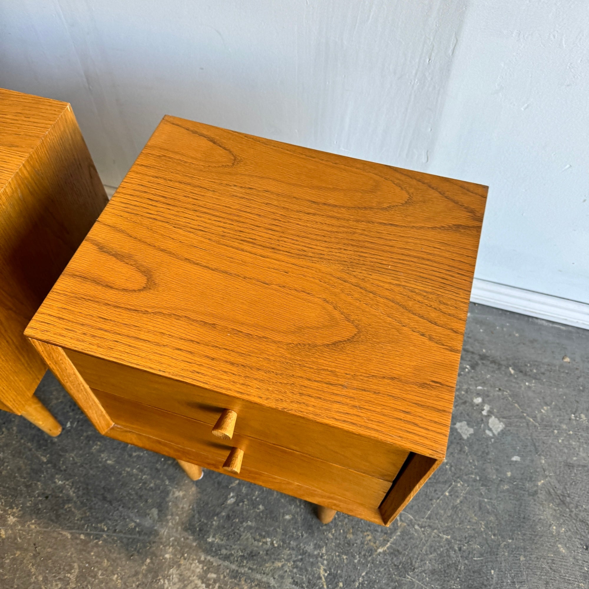 Danish Modern set of 2 solid Oakwood Nightstands