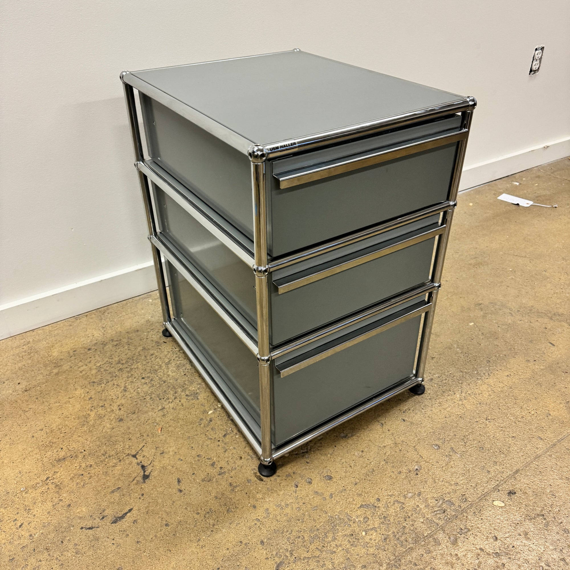 USM Haller 3 Drawer File Pedestal (Matte Silver)