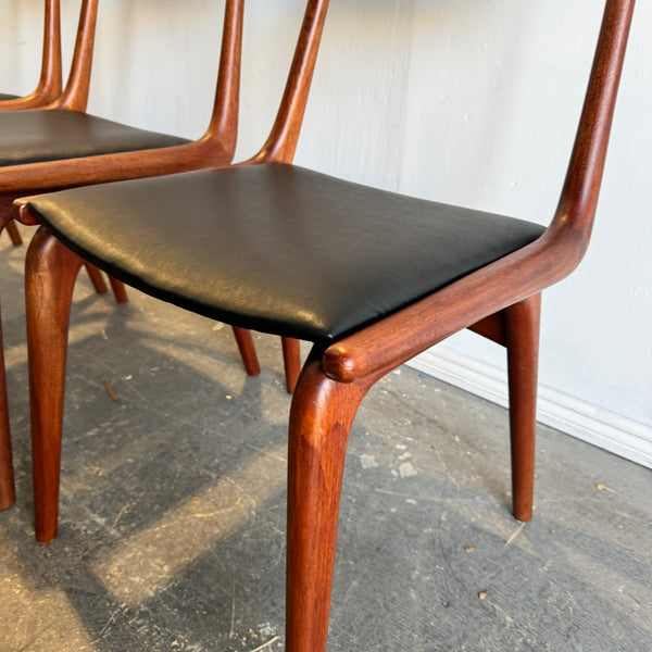 Danish Modern set of 6 "Boomerang" chairs & Expandable Dining table by Alfred Christensen for Slagelse