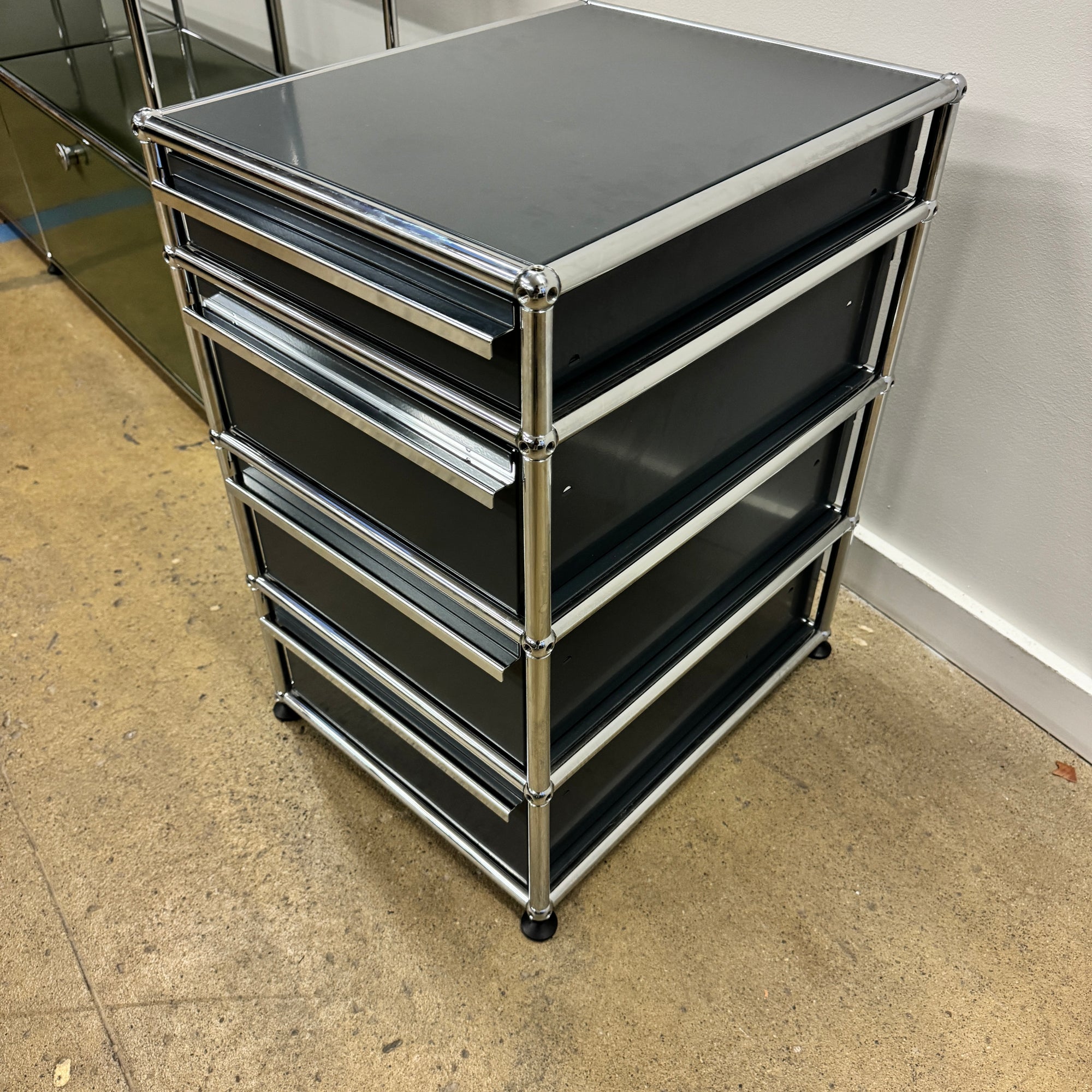 USM Haller 4 Drawer File Pedestal (Anthracite Grey)